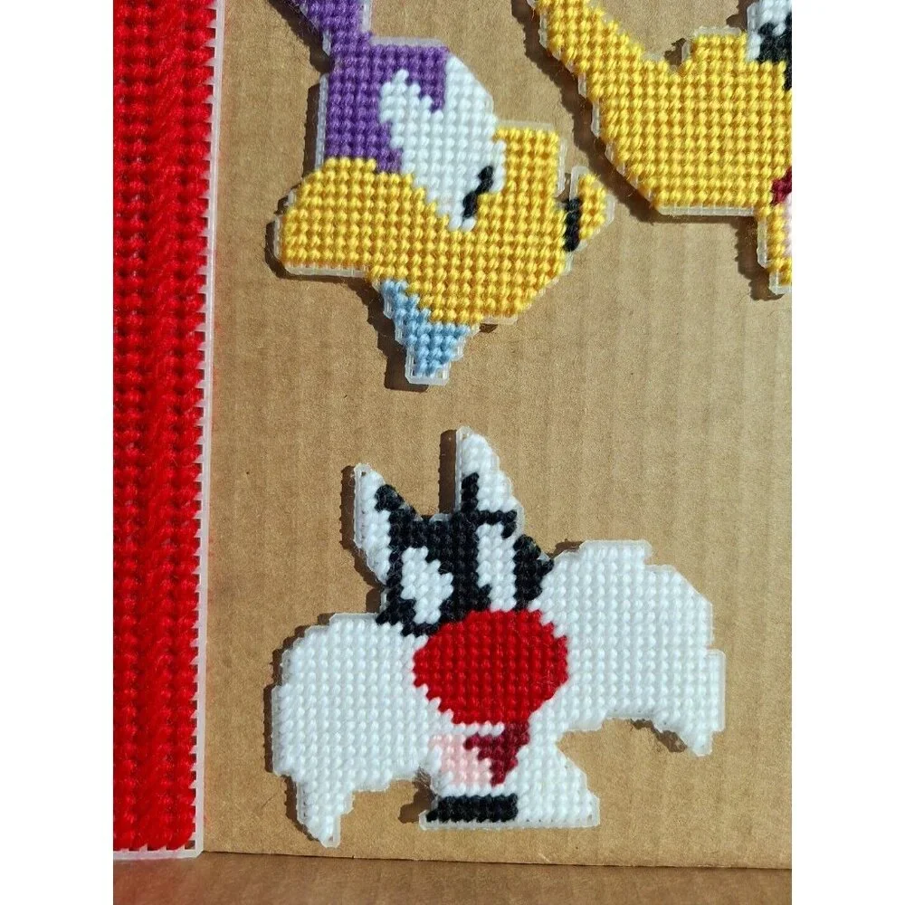 Looney Tunes Plastic Canvas Daffy Duck Sylvester Road Runner Tweety Bird Vintage